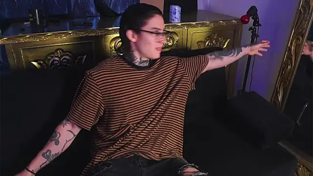 dantecoppolaa  online show from 12-23-24, 03:44