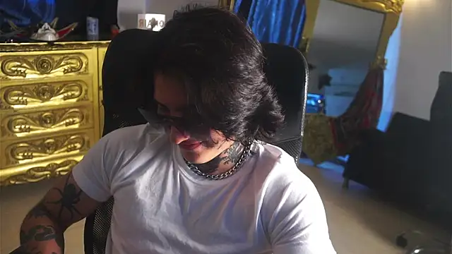 dantecoppolaa  online show from 02-02-25, 03:39