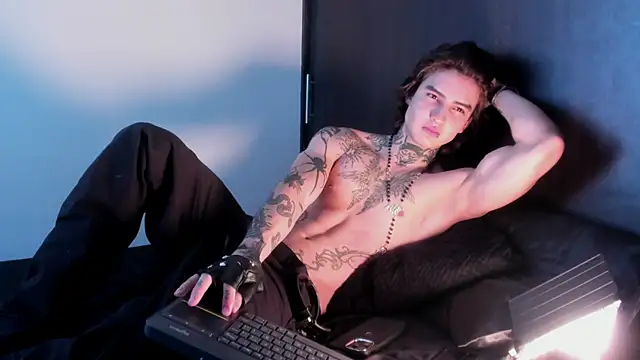 dantecoppolaa  online show from 03-07-25, 09:59