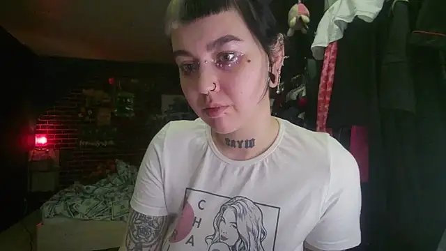 MoorderxDoll online show from 01-05-25, 08:31