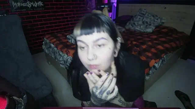 MoorderxDoll online show from 12-14-25, 07:40