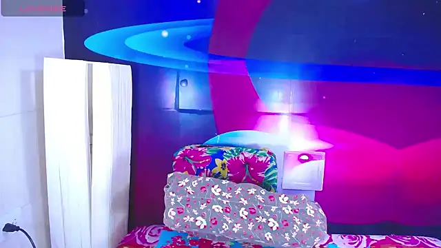 Snapshot of Cristalxxts chatting on 10-11-25, 09:02 Cristalxxts online show from 10-11-25, 09:02