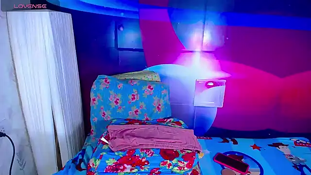 Snapshot of Cristalxxts chatting on 01-08-26, 06:43 Cristalxxts online show from 01-08-26, 06:43