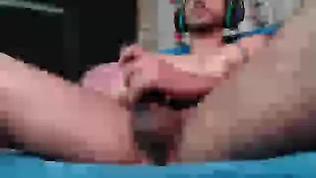 Snapshot of Tommhot chatting on 03-08-25, 08:44 Tommhot online show from 03-08-25, 08:44