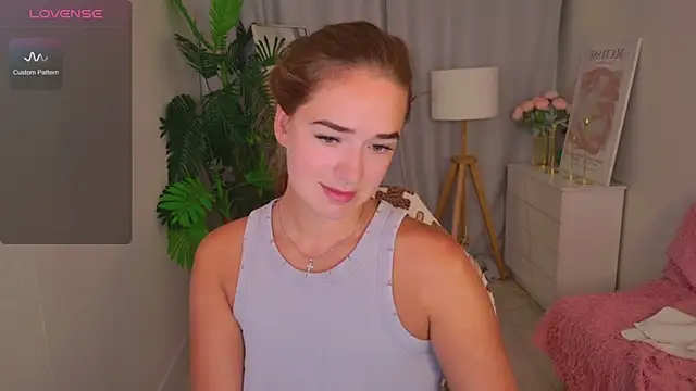 Snapshot of LovelyJessie chatting on 06-07-26, 02:21 LovelyJessie online show from 06-07-26, 02:21