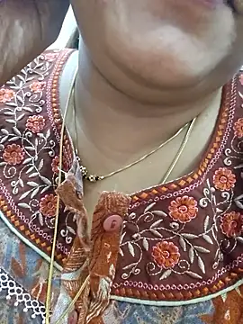 Snapshot of Marathi_rohini1 chatting on 10-24-25, 06:59 Marathi rohini1 online show from 10-24-25, 06:59