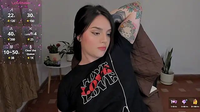 Snapshot of anaveleeez chatting on 12-19-24, 05:40 anaveleeez online show from 12-19-24, 05:40