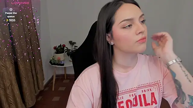 Snapshot of anaveleeez chatting on 12-29-24, 12:30 anaveleeez online show from 12-29-24, 12:30