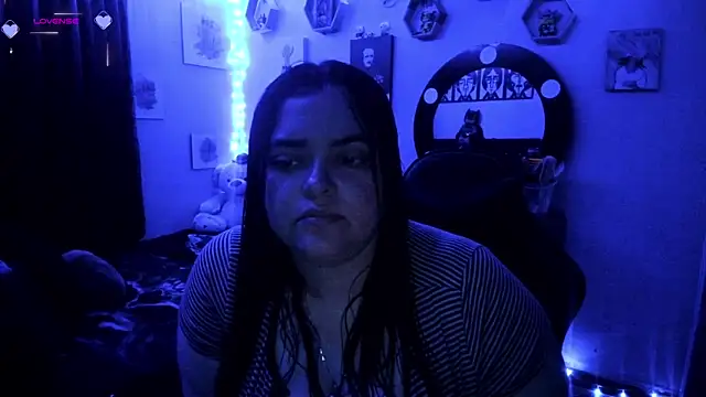 Snapshot of Luise_Meyrink chatting on 02-23-25, 03:13 Luise Meyrink online show from 02-23-25, 03:13