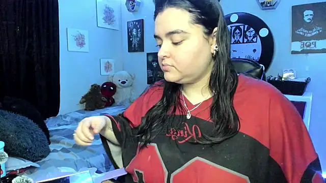 Snapshot of Luise_Meyrink chatting on 10-08-25, 03:04 Luise Meyrink online show from 10-08-25, 03:04