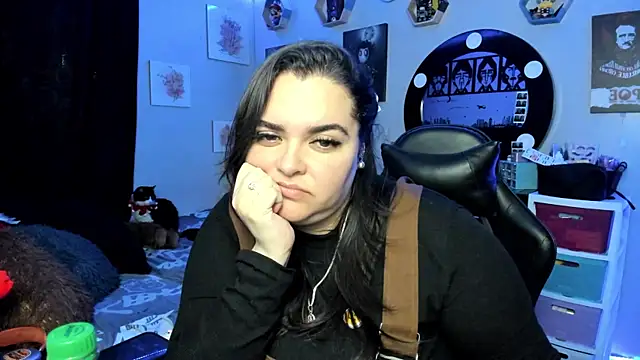 Snapshot of Luise_Meyrink chatting on 11-26-25, 03:18 Luise Meyrink online show from 11-26-25, 03:18