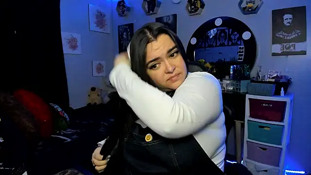 Snapshot of Luise_Meyrink chatting on 12-18-25, 02:39 Luise Meyrink online show from 12-18-25, 02:39