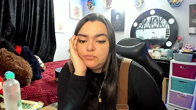 Snapshot of Luise_Meyrink chatting on 02-06-26, 02:27 Luise Meyrink online show from 02-06-26, 02:27