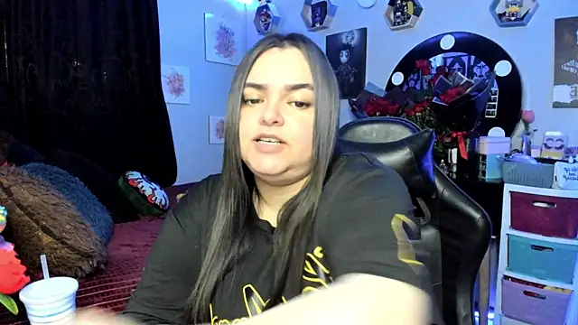 Snapshot of Luise_Meyrink chatting on 02-17-26, 02:41 Luise Meyrink online show from 02-17-26, 02:41