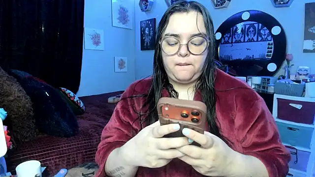 Snapshot of Luise_Meyrink chatting on 02-21-26, 01:50 Luise Meyrink online show from 02-21-26, 01:50