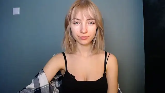 LuciaYoung online show from 02-15-26, 01:20