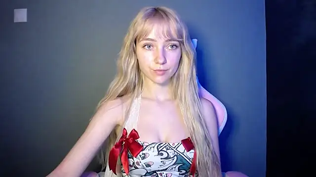 LuciaYoung online show from 04-27-26, 07:23