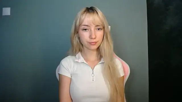 LuciaYoung online show from 06-10-26, 06:34