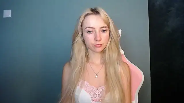 LuciaYoung online show from 06-13-26, 07:17