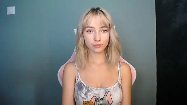 LuciaYoung online show from 06-20-26, 12:19