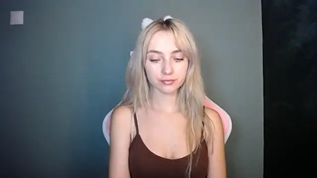 LuciaYoung online show from 06-21-26, 06:43