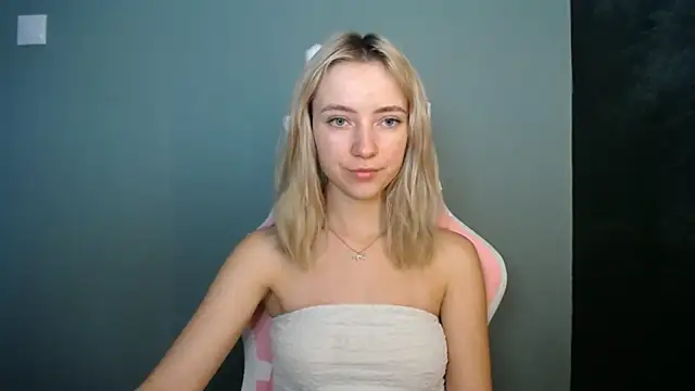 LuciaYoung online show from 07-07-26, 06:38