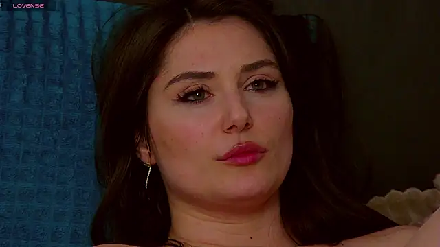 Snapshot of KassieWeins chatting on 02-12-25, 02:14 KassieWeins online show from 02-12-25, 02:14