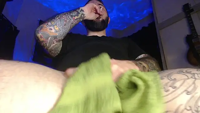 zedizded77 online show from 10-09-25, 02:53