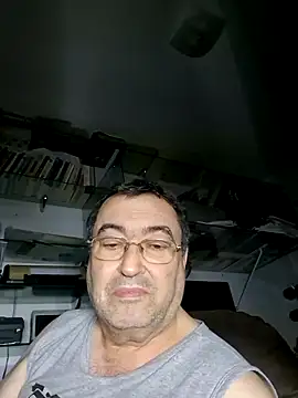 Snapshot of StiveMartin chatting on 11-01-25, 07:05 StiveMartin online show from 11-01-25, 07:05