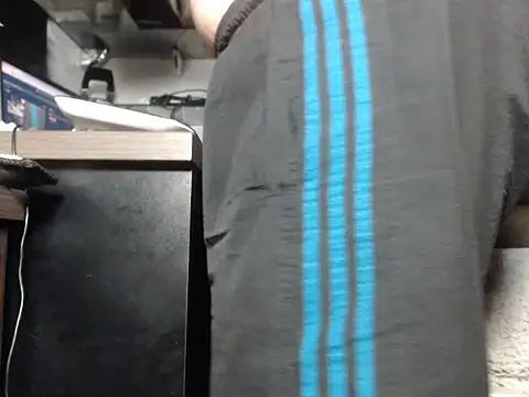 Snapshot of StiveMartin chatting on 12-16-25, 02:05 StiveMartin online show from 12-16-25, 02:05