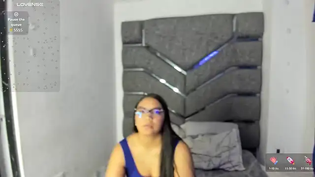 Latinos couples online show from 08-04-26, 03:43