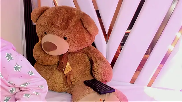 Snapshot of Ebony_beautifull chatting on 12-28-24, 01:50 Ebony beautifull online show from 12-28-24, 01:50