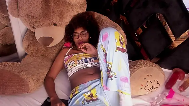 Snapshot of Ebony_beautifull chatting on 02-13-25, 07:56 Ebony beautifull online show from 02-13-25, 07:56