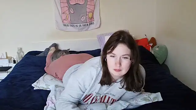 Snapshot of franceska_blue chatting on 02-11-25, 02:35 franceska blue online show from 02-11-25, 02:35