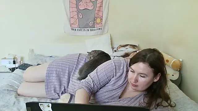 Snapshot of franceska_blue chatting on 03-21-25, 02:07 franceska blue online show from 03-21-25, 02:07