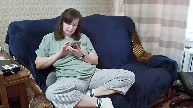 Snapshot of franceska_blue chatting on 11-06-25, 10:38 franceska blue online show from 11-06-25, 10:38