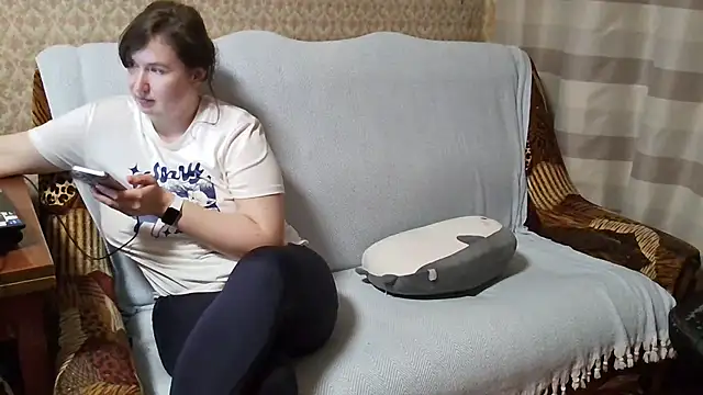 Snapshot of franceska_blue chatting on 11-26-25, 09:16 franceska blue online show from 11-26-25, 09:16