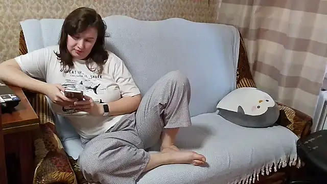 Snapshot of franceska_blue chatting on 11-30-25, 10:41 franceska blue online show from 11-30-25, 10:41