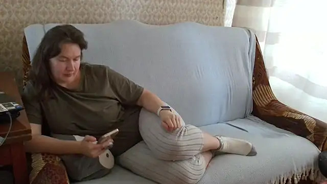 Snapshot of franceska_blue chatting on 12-02-25, 10:31 franceska blue online show from 12-02-25, 10:31