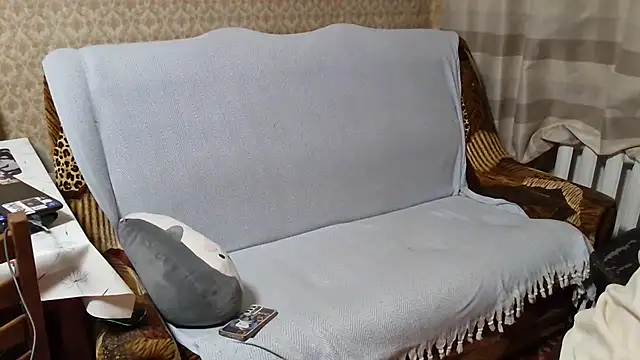 Snapshot of franceska_blue chatting on 01-11-26, 08:25 franceska blue online show from 01-11-26, 08:25