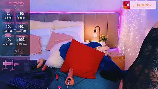 JulietteVolpeWyorika online show from 01-19-25, 09:02