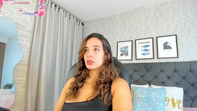 emma  smith1 online show from 03-13-25, 12:35