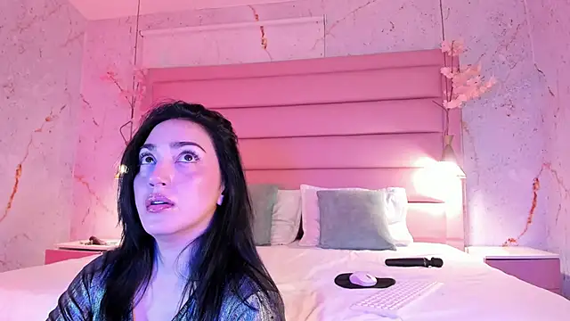 LIAH IZUMI online show from 09-10-25, 01:33