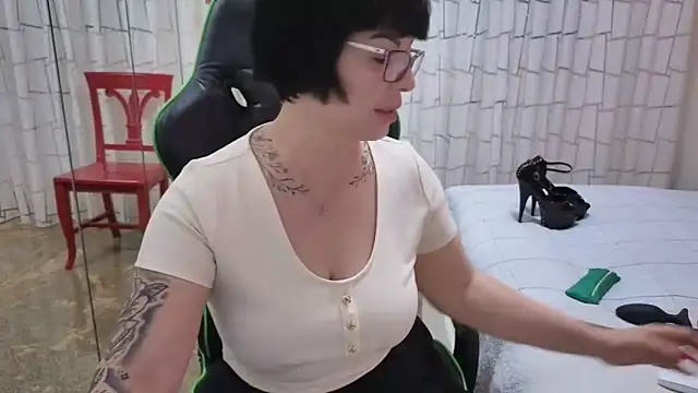   Nina online show from 03-17-25, 01:08