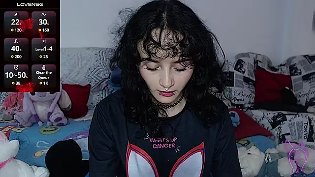 kitty22  online show from 01-28-25, 02:53