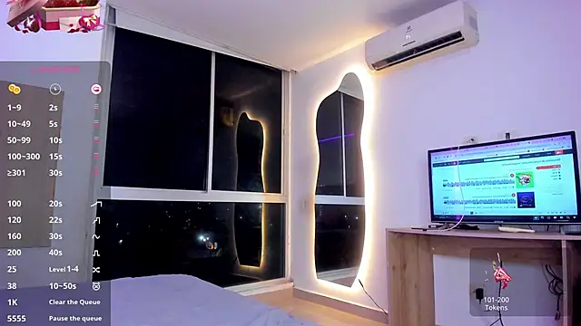 AbrilStivenson  online show from 01-12-25, 04:00