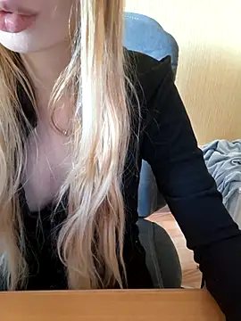 Elza kom online show from 10-23-25, 04:34