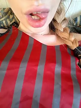 Elza kom online show from 01-06-26, 08:29