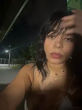 Snapshot of RavenM8 chatting on 11-21-25, 02:21 RavenM8 online show from 11-21-25, 02:21