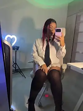 Snapshot of RavenM8 chatting on 02-25-26, 12:53 RavenM8 online show from 02-25-26, 12:53